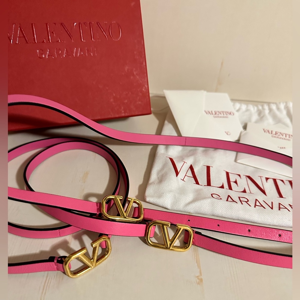 Valentino Garavani Belt BNWT in hot pink & 95cm